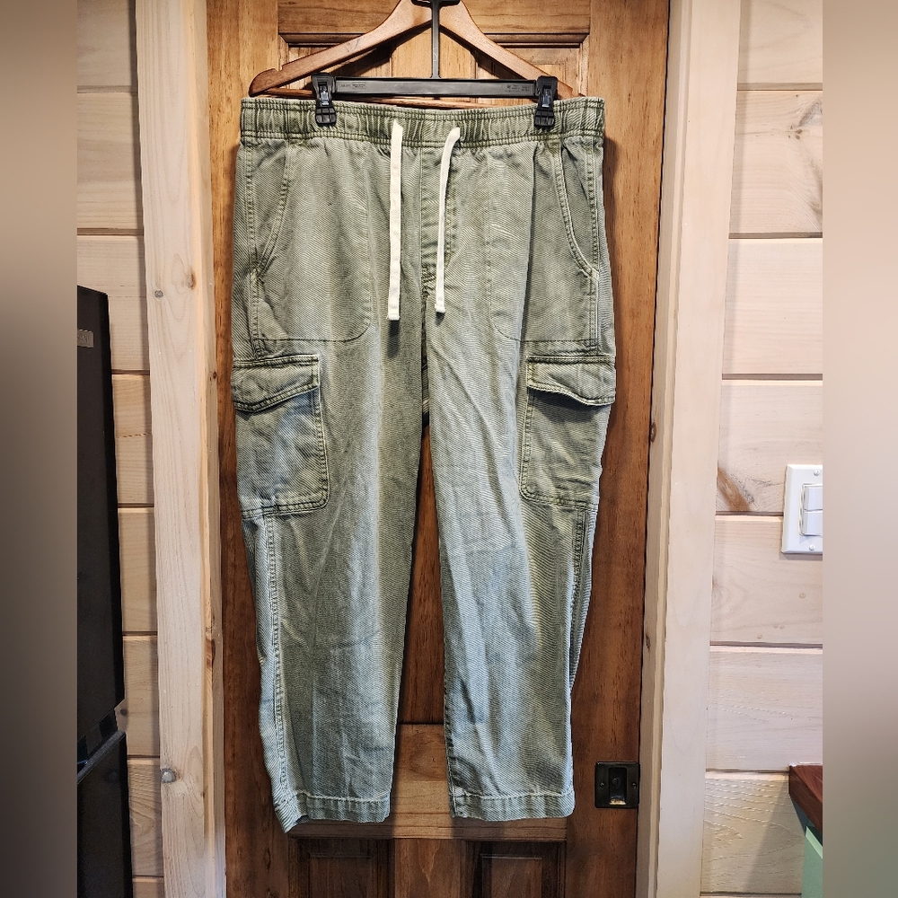 GAP Straight Leg Olive Green Cargo Jeans